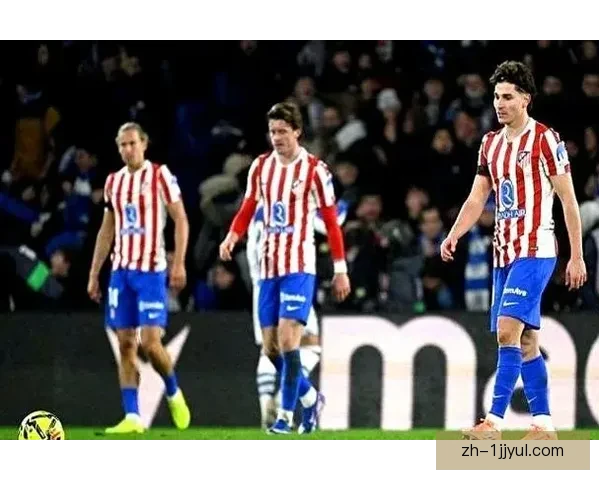 切尔西领跑争夺阿尔瓦雷斯前锋